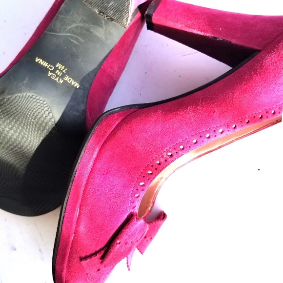 Apostrophe Fuchsia Pink Velvety Heels Size 7.5 - Picture 2 of 5
